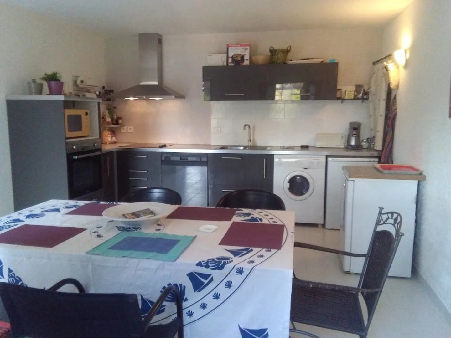House With 3 Bedrooms in Maillane, With Pool Access, Enclosed Garden a