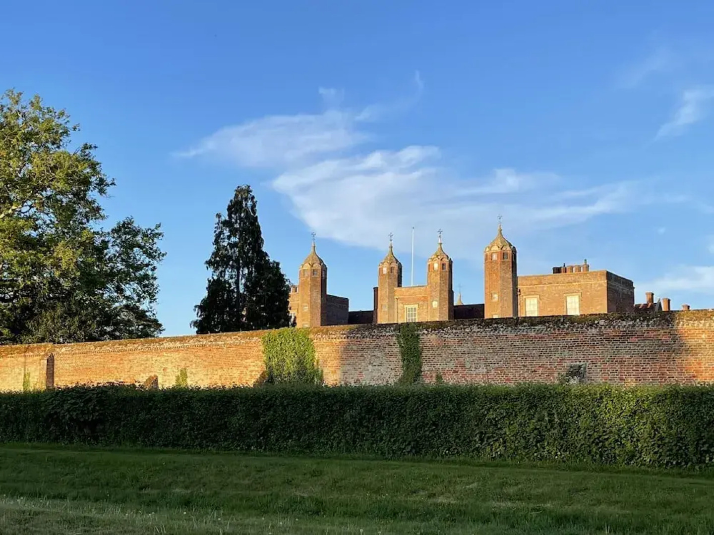 The School House - Luxury Home With Large Garden