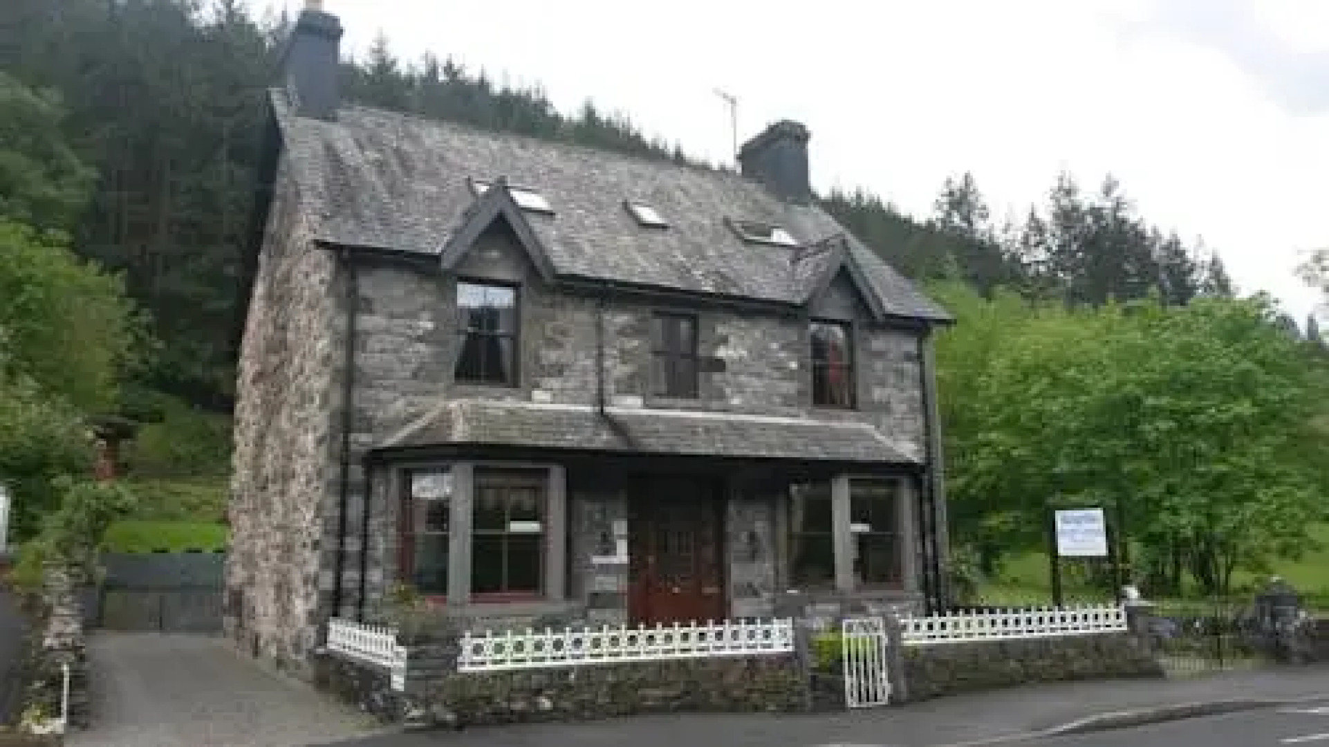 Dolgethin Guest House