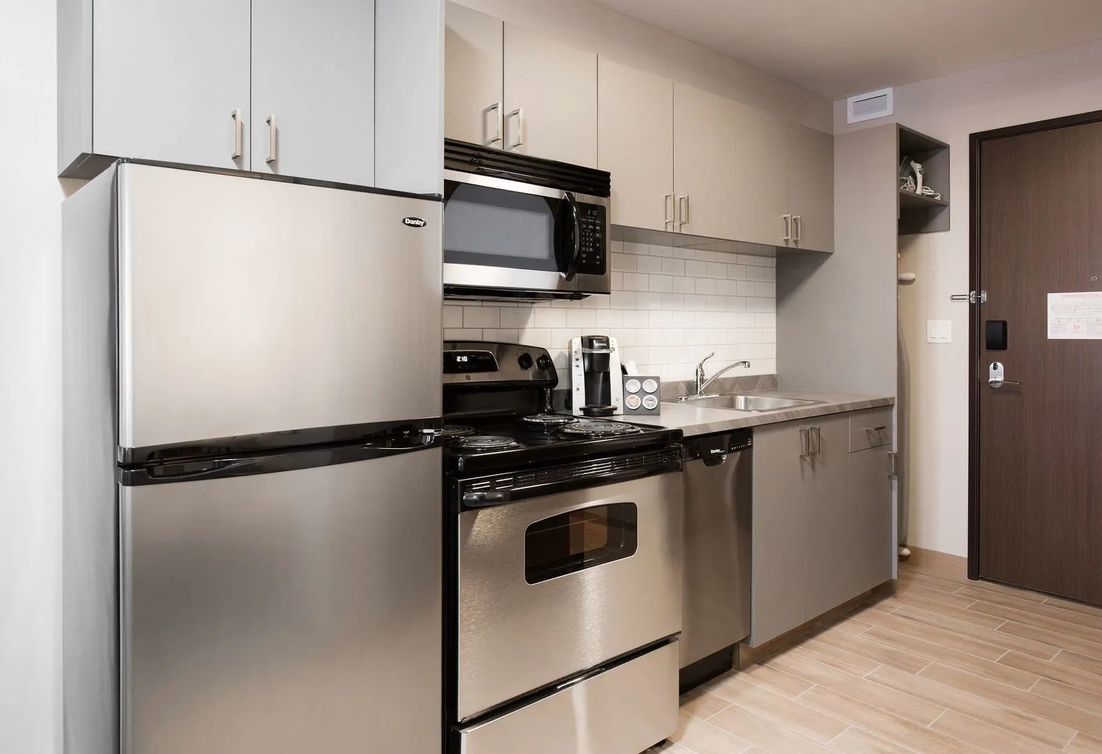 Pomeroy Inn & Suites Prince George