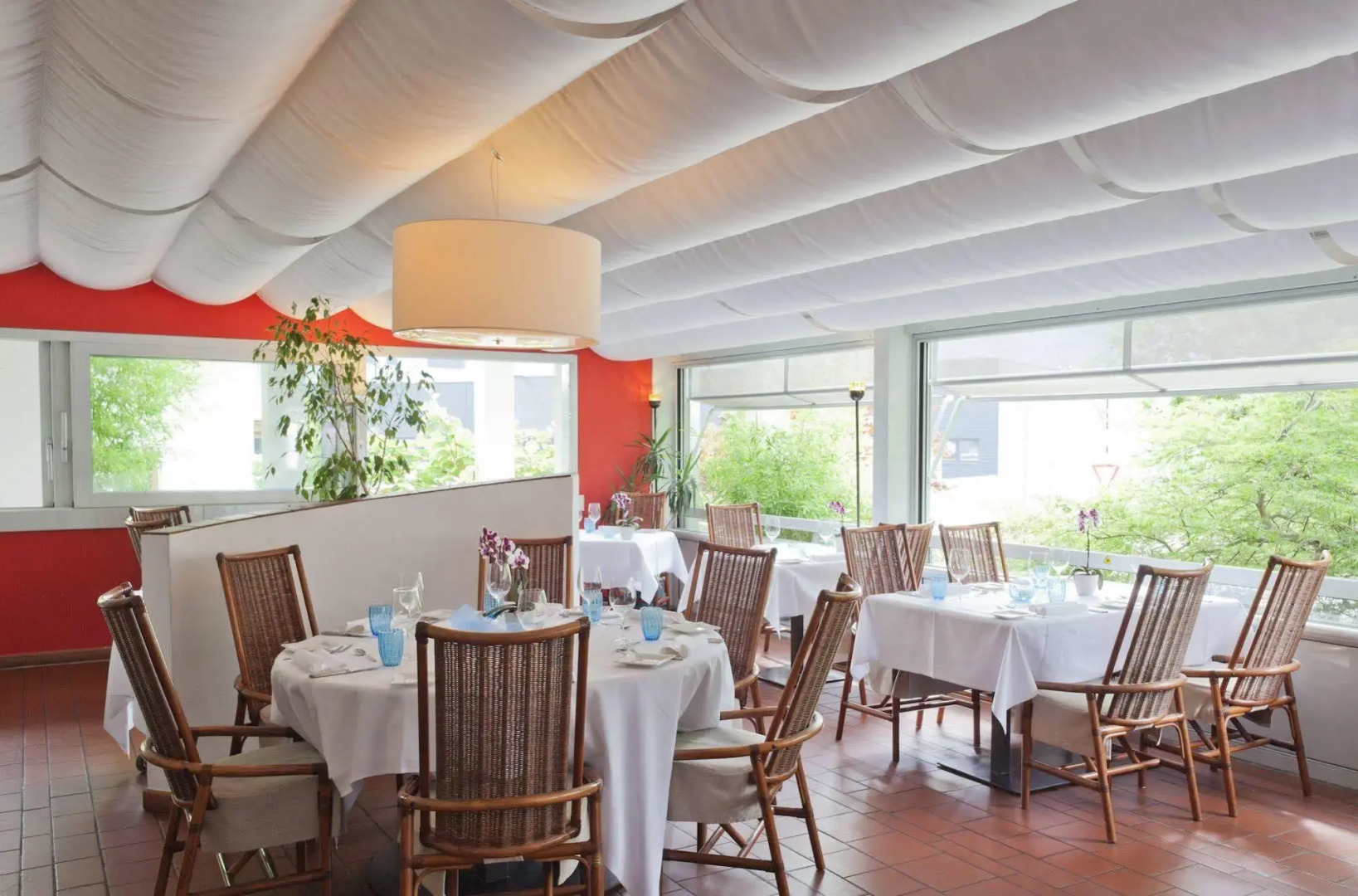 Hidalgo Suites & Restaurant