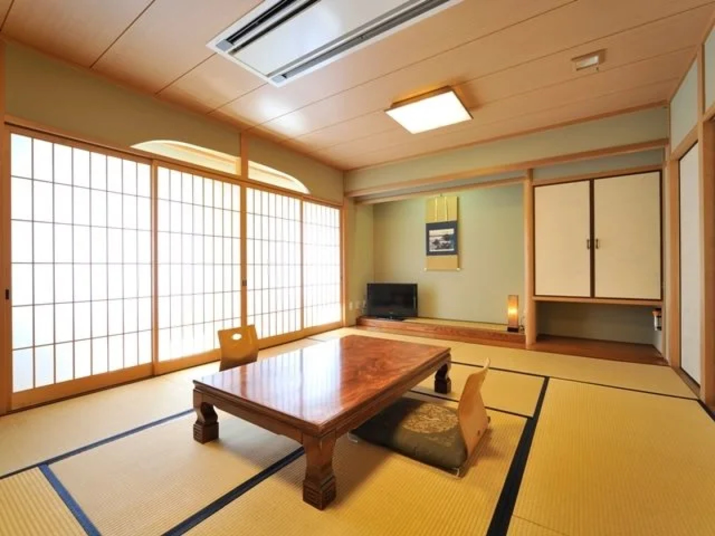 Plaza Hotel Kissuien