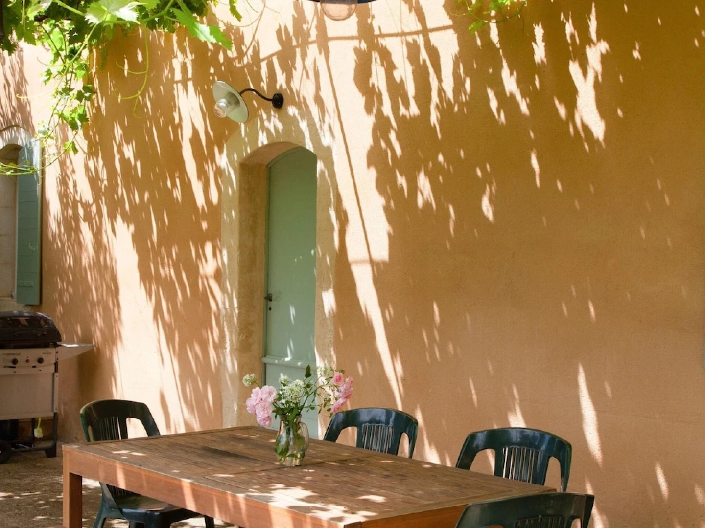 Quaint Holiday Home in Rustrel With Swimming Pool