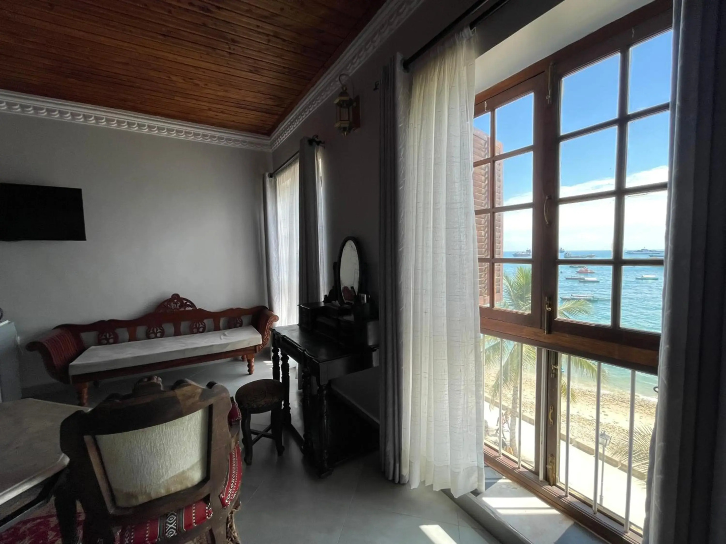 Mizingani Seafront Hotel