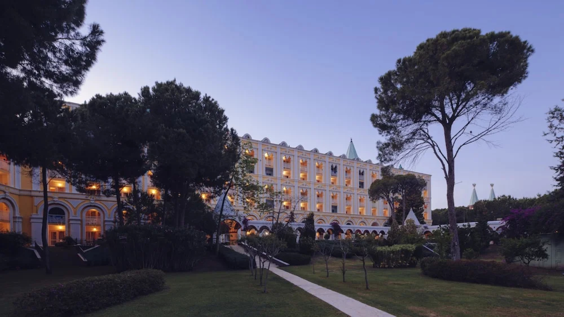 WOW Hotels
