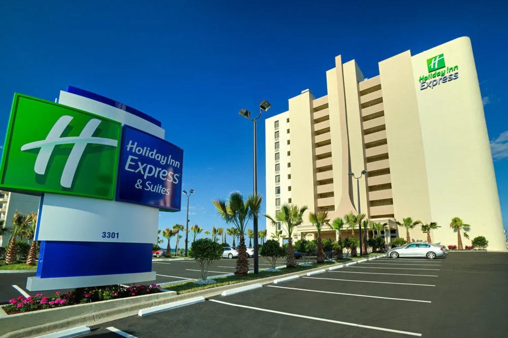 Holiday Inn Express Hotel & Suites Oceanfront Daytona Beach Shor