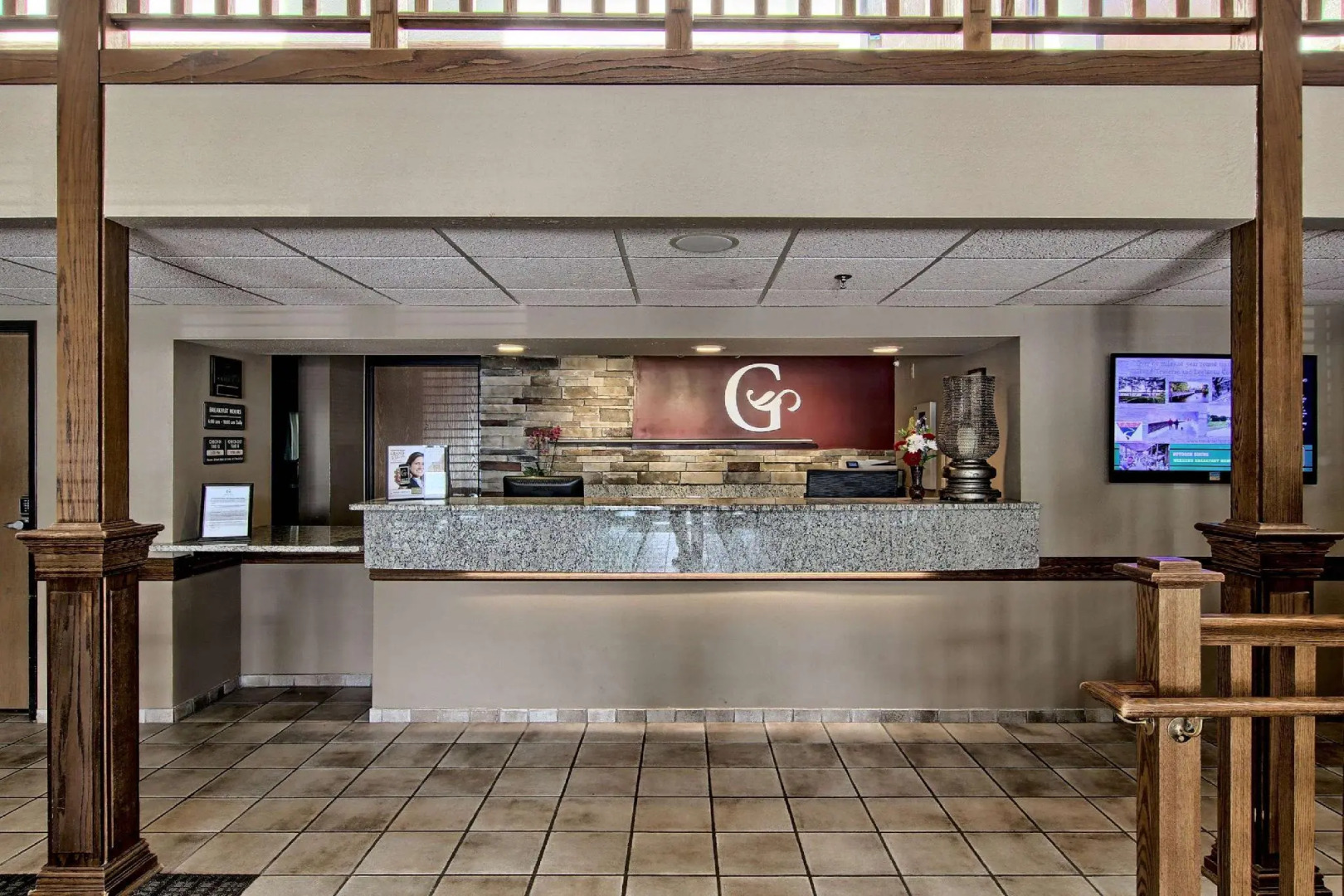 Blossom Hotel & Suites Traverse City