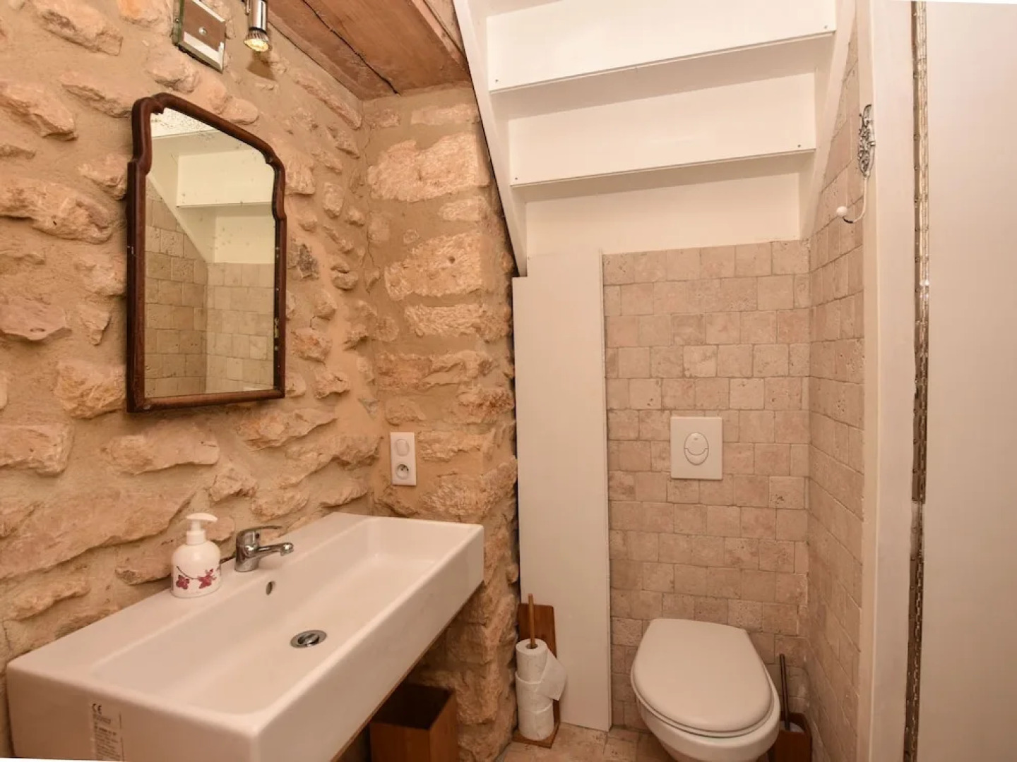 Cozy Holiday Home in Saint-Germain-de-Belves with Garden