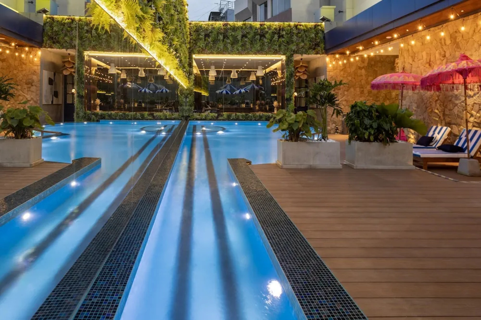 Ashley Tugu Tani Menteng