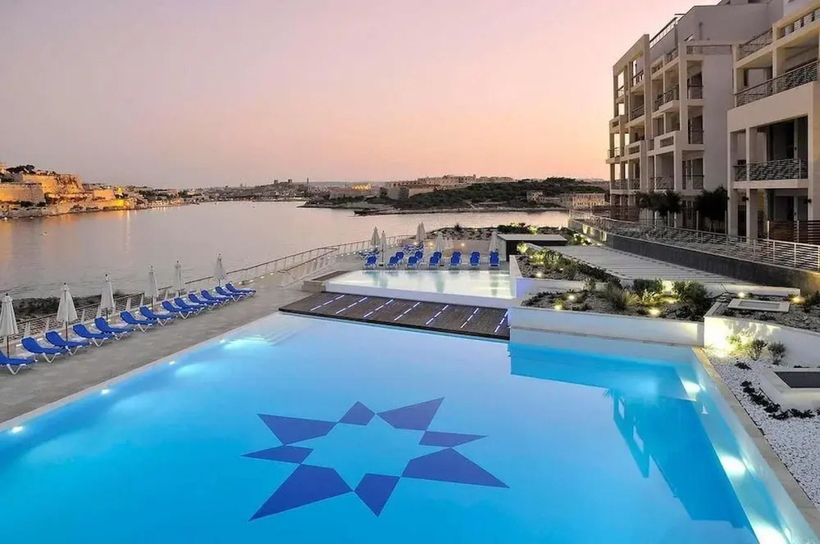 Luxury Apartment Tigne Point With Pool