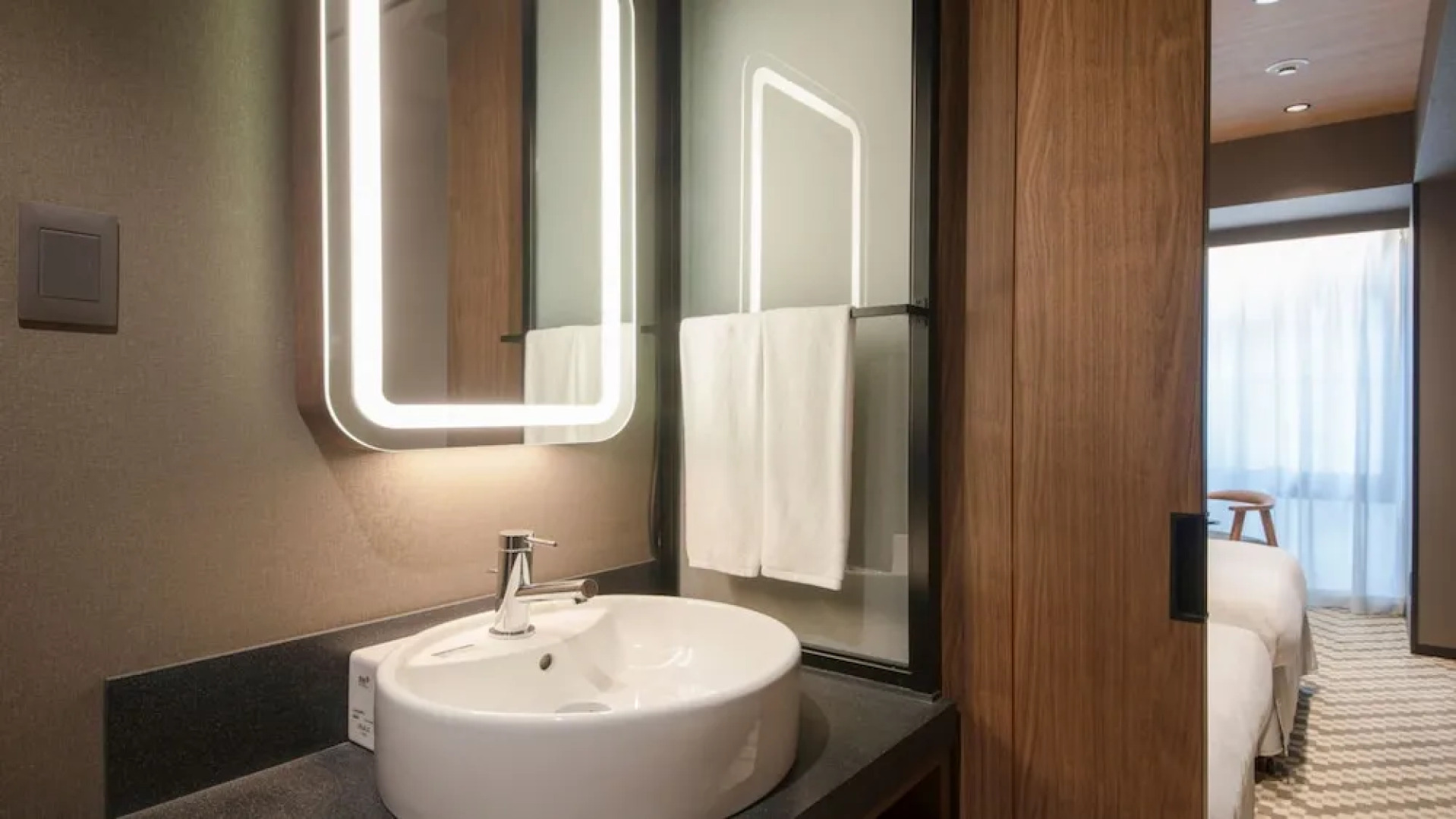 Отель Keihan Tenmabashi Ekimae