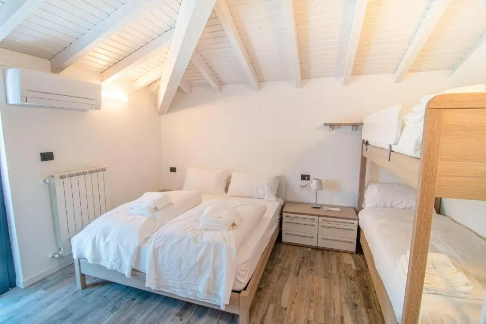 Dascio Silence Ferienwohnung mit Panorama Balkon