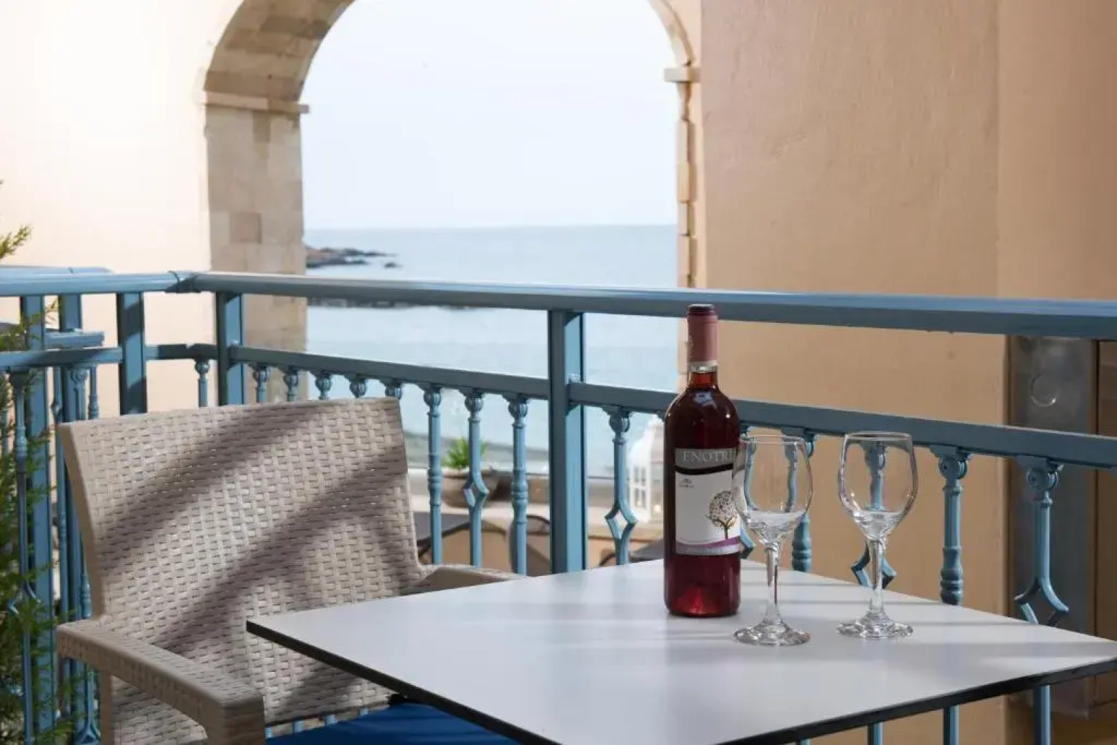 Captain's House Hotel Suites & Apartments