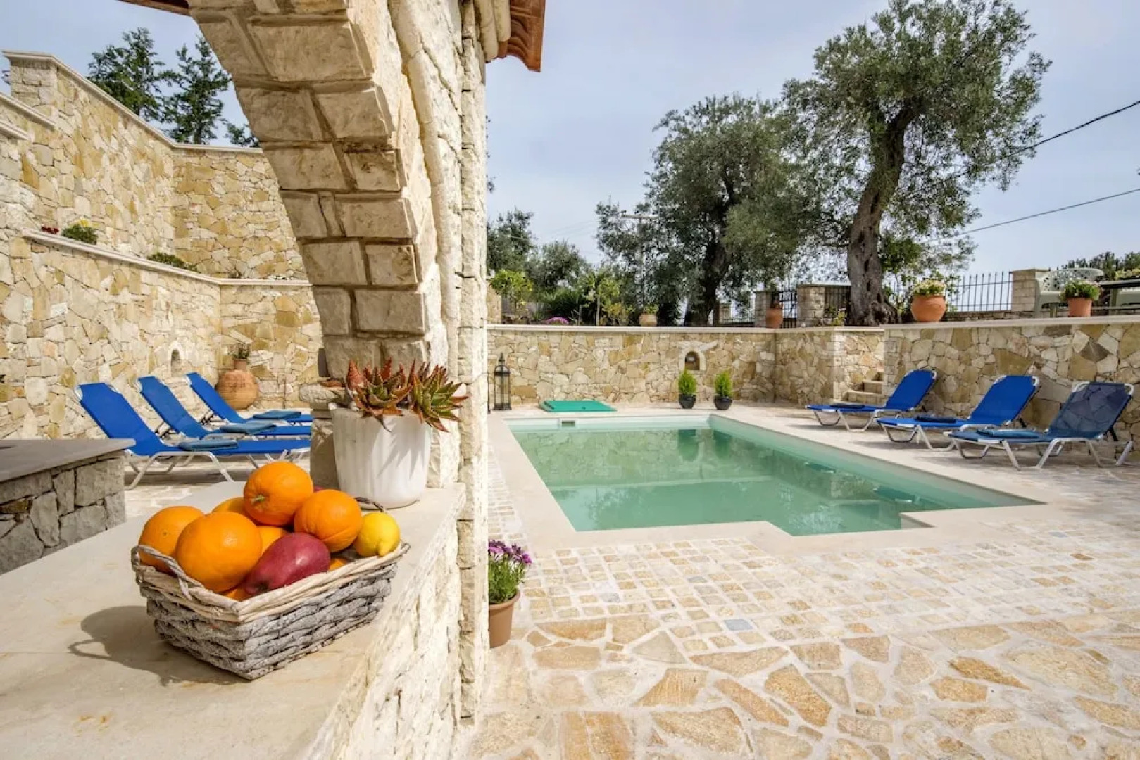 Ntina Pool House By Konnect