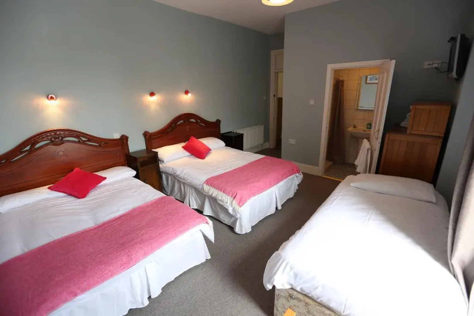 Rolling Wave Guesthouse