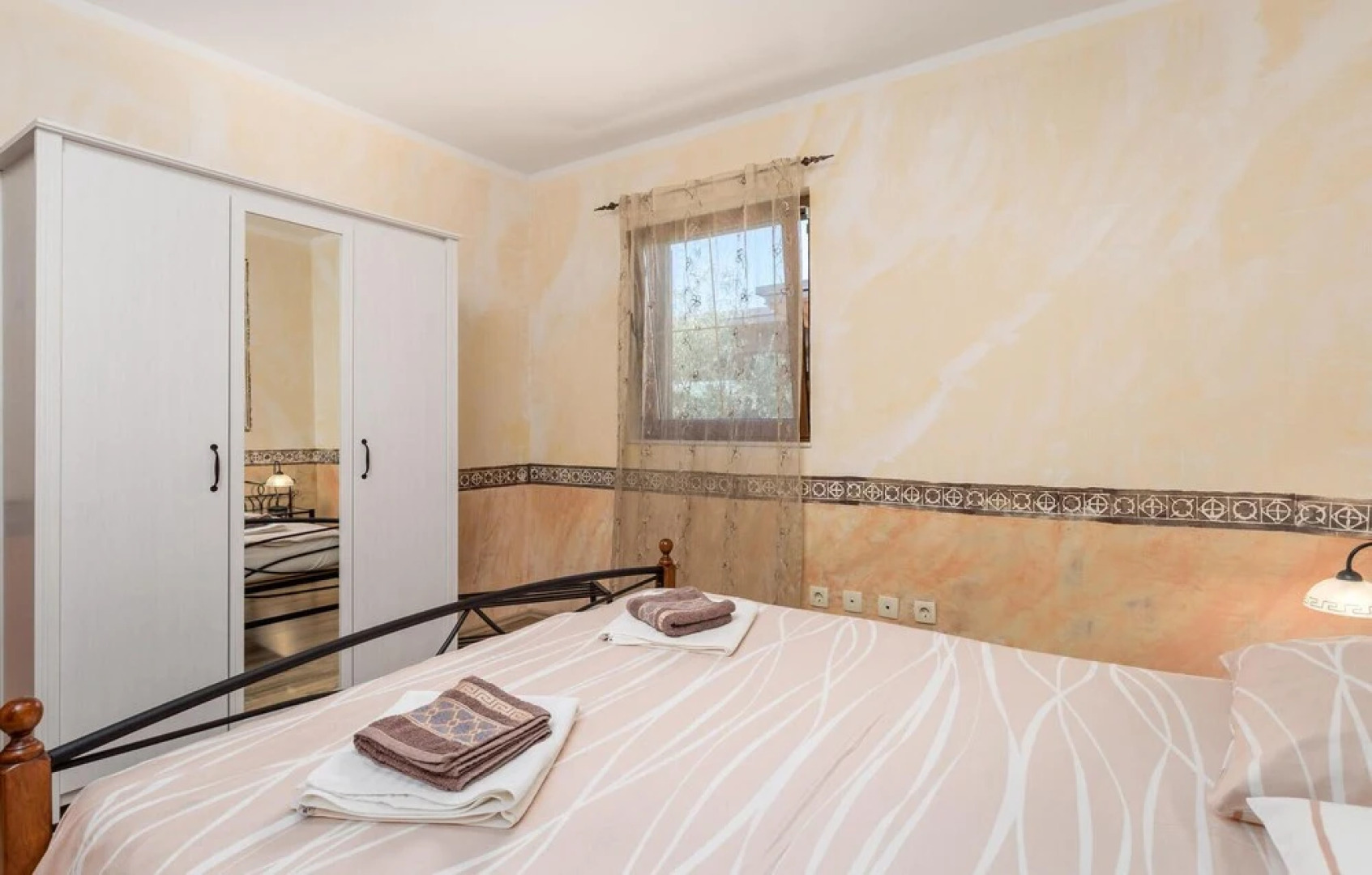 Amazing Home in Zgaljici With Sauna, Wifi and 4 Bedrooms