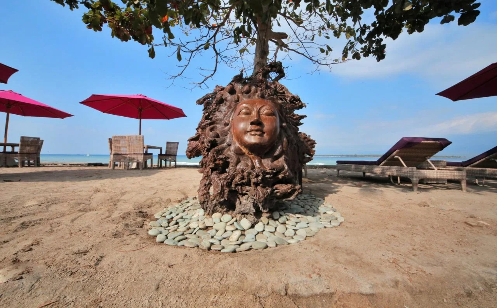 Meno Mojo Beach Resort