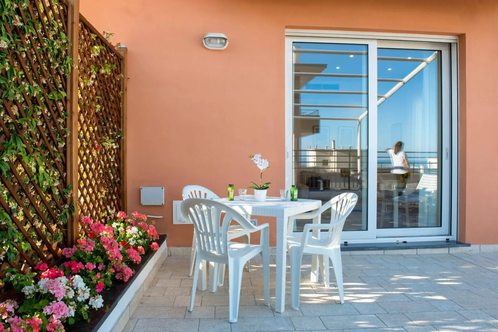 Santa Tecla Apartments