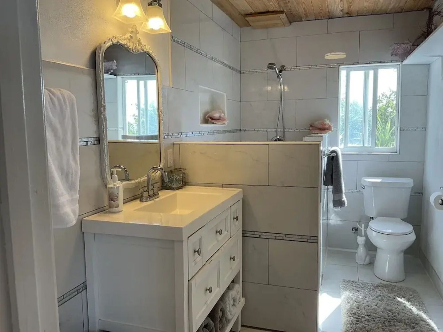 Blue Love Point 5 Bedroom Home