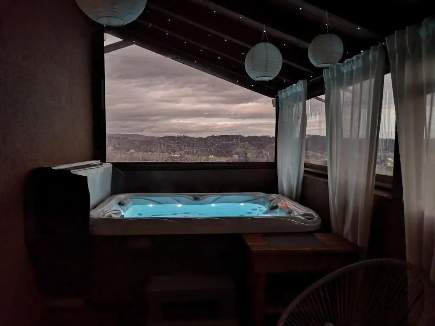 Apartment Viksa with Jacuzzi