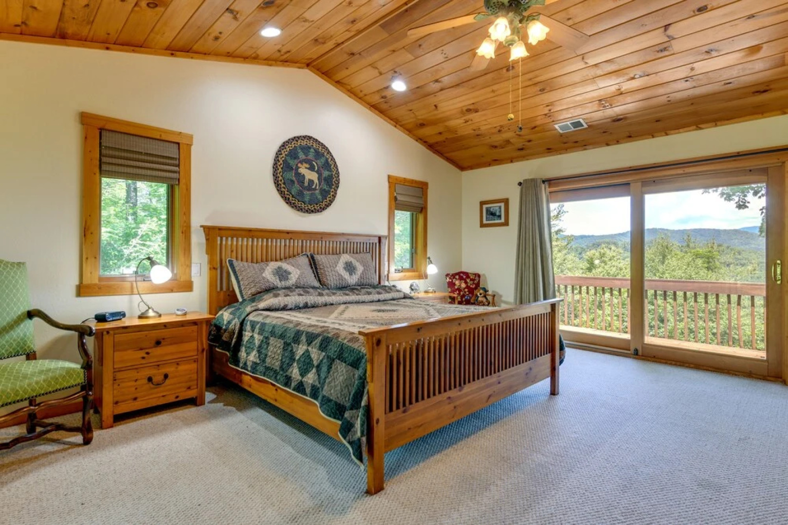 Almond Vacation Rental w/ Mountain Views!