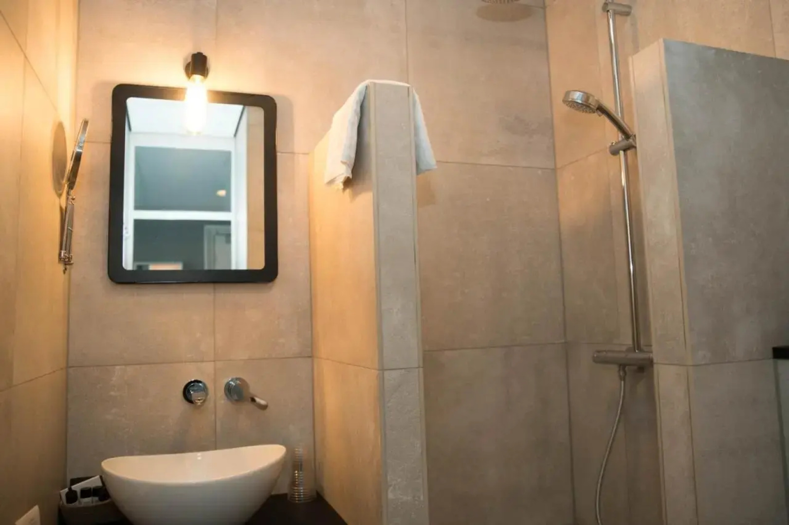 Отель The Bloom