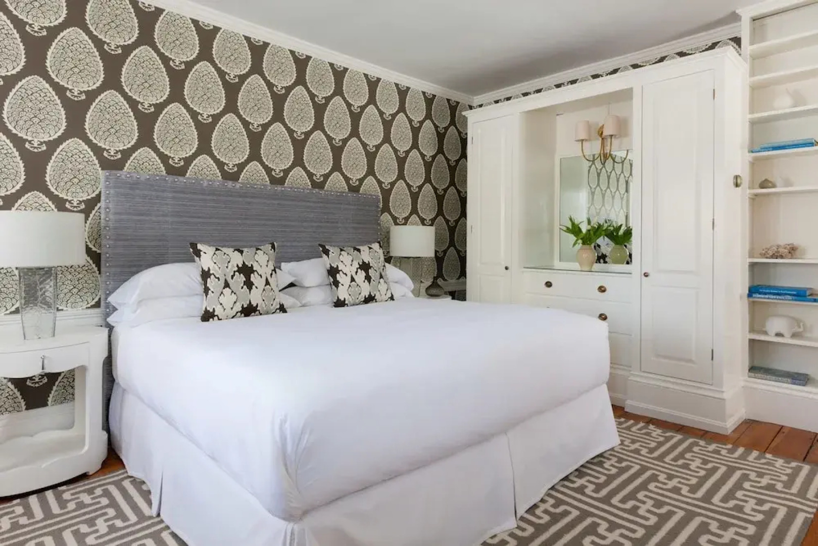 Captain Fairfield Inn