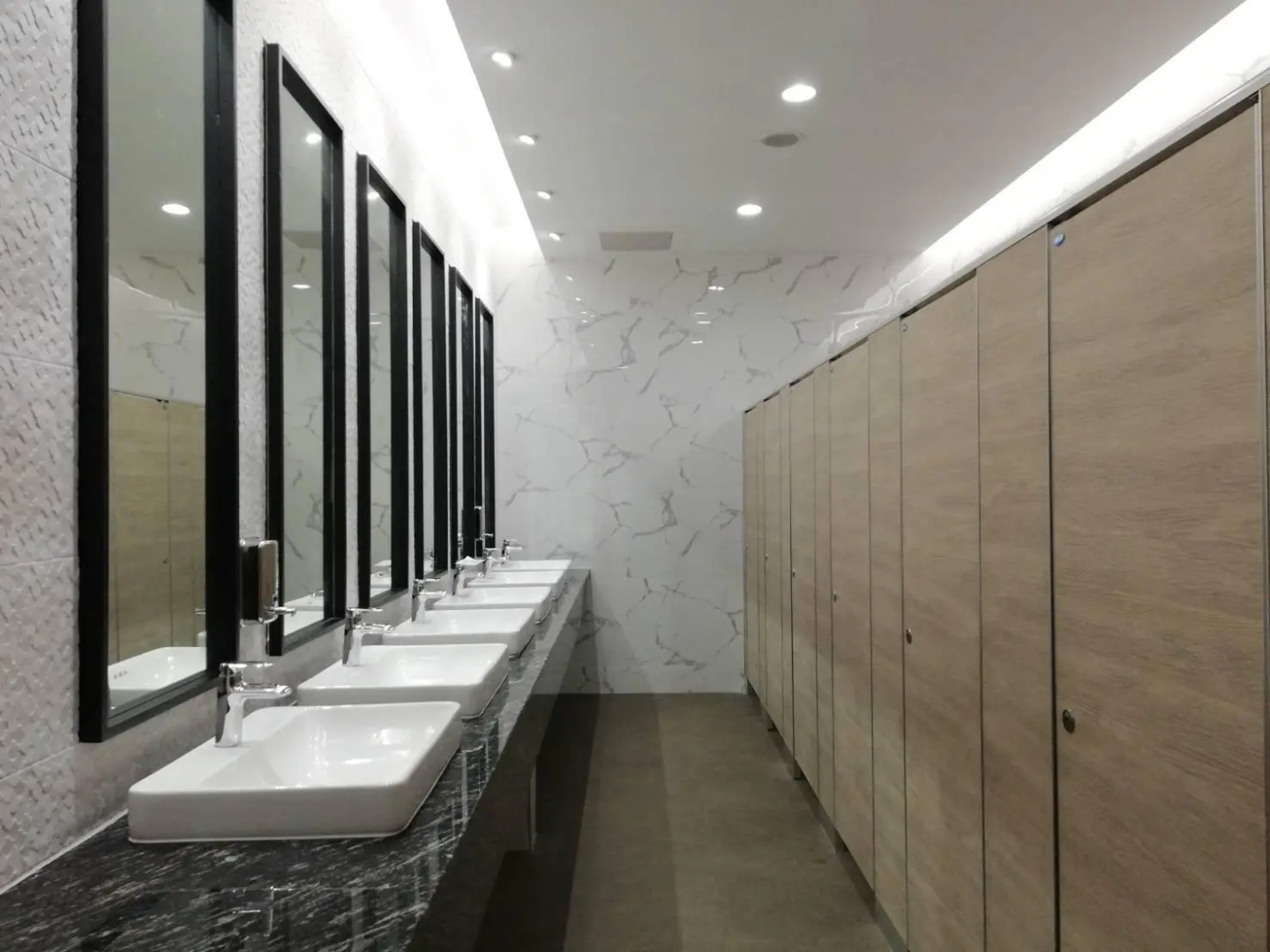 Royal Diamond Hotel