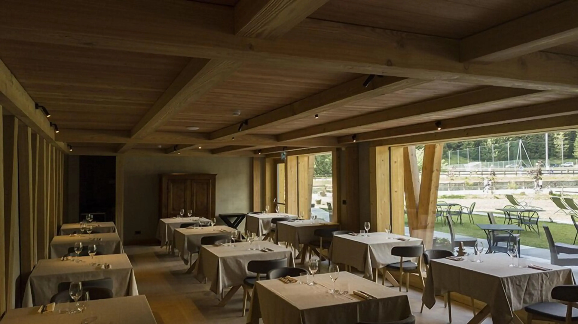 Charmant Petit Hotel