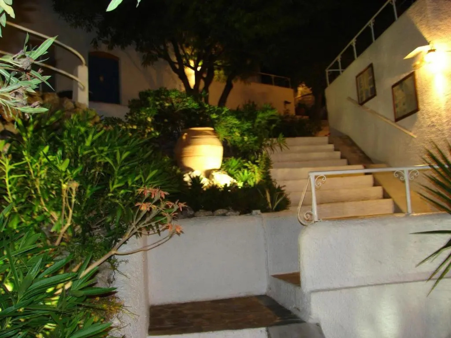 Hotel Aegean Home Studios & Apartments