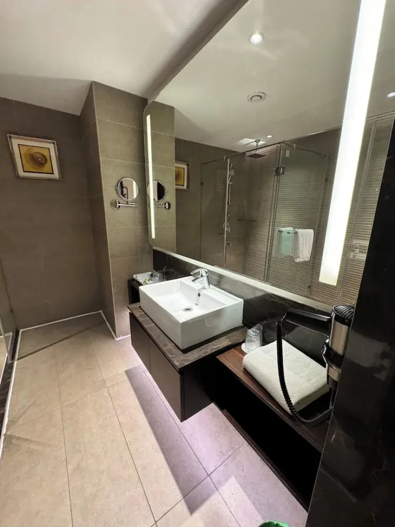 Cenneys Gateway - Pride of Salem