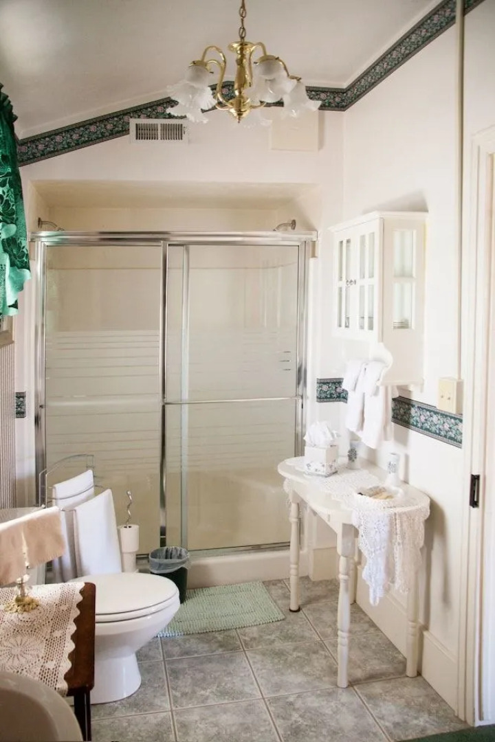 Lizzie's Heritage Inn