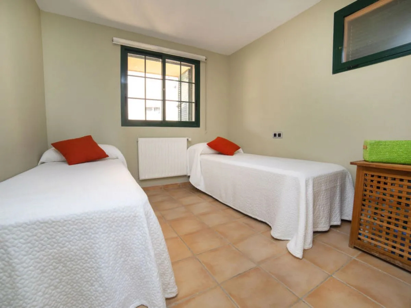 Pueblo Mascarat 33996