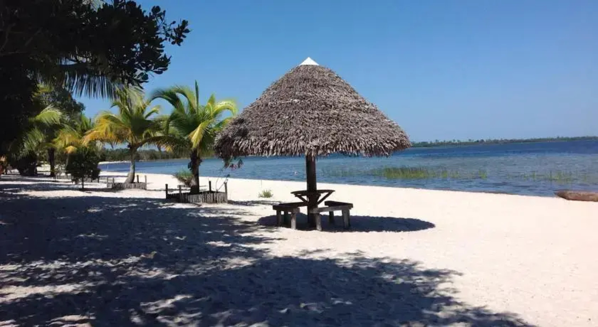 Hotel Pangalanes Jungle Nofy