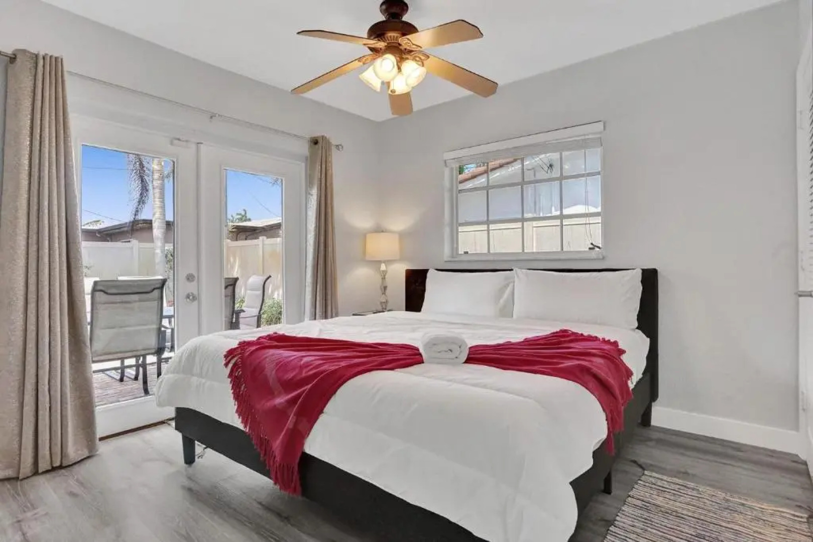 Modern 4bdr Home With Pool By The Beach