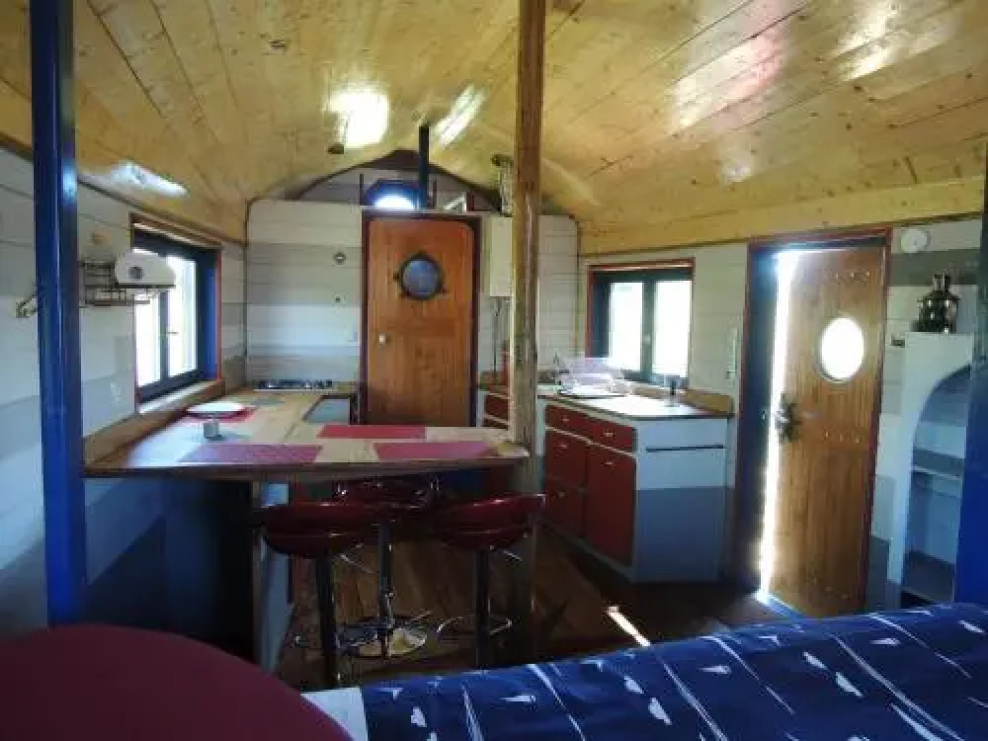 Yourtes et Roulottes de la Laïta