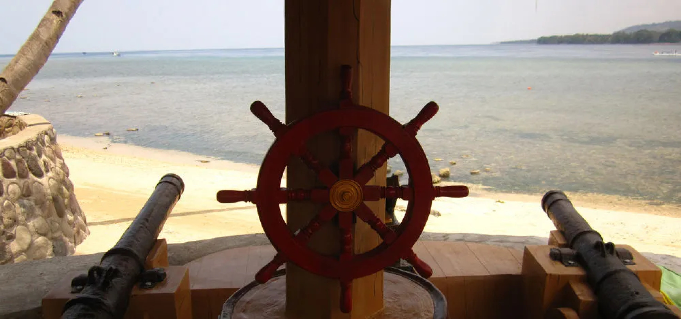 Larantuka Beach Apartments.