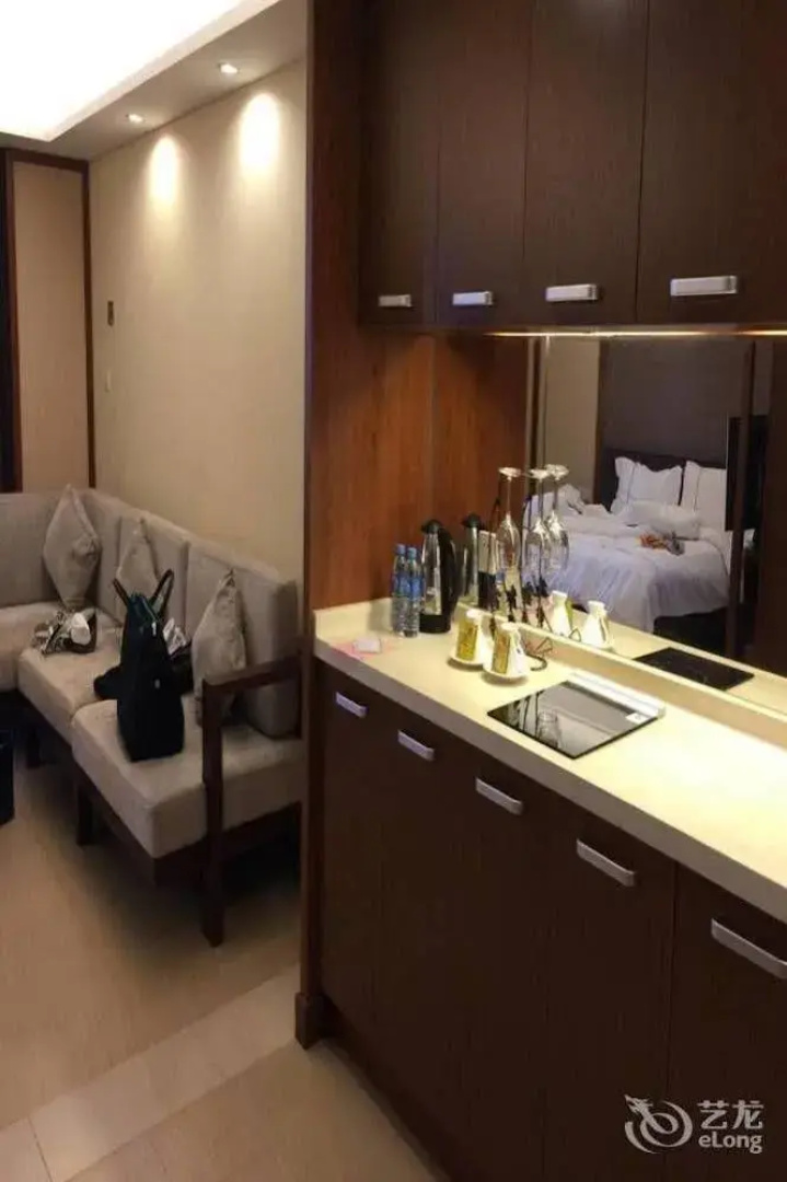 Yijing Holiday Hotel