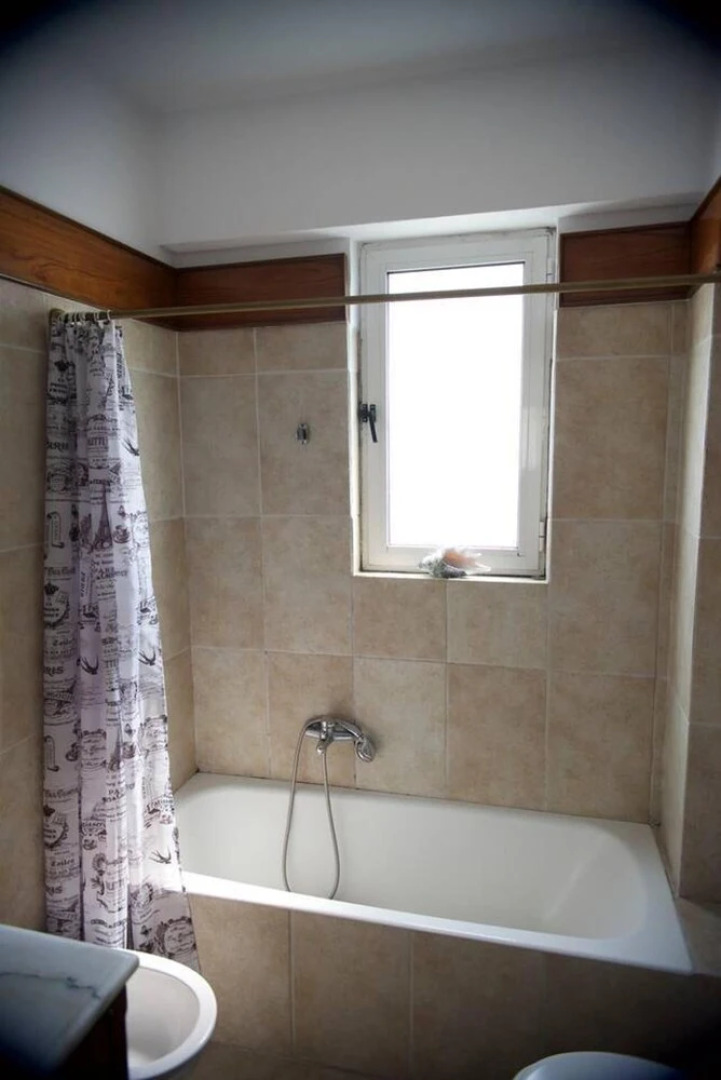 Cosy-relaxing Flat Very Close to Underground