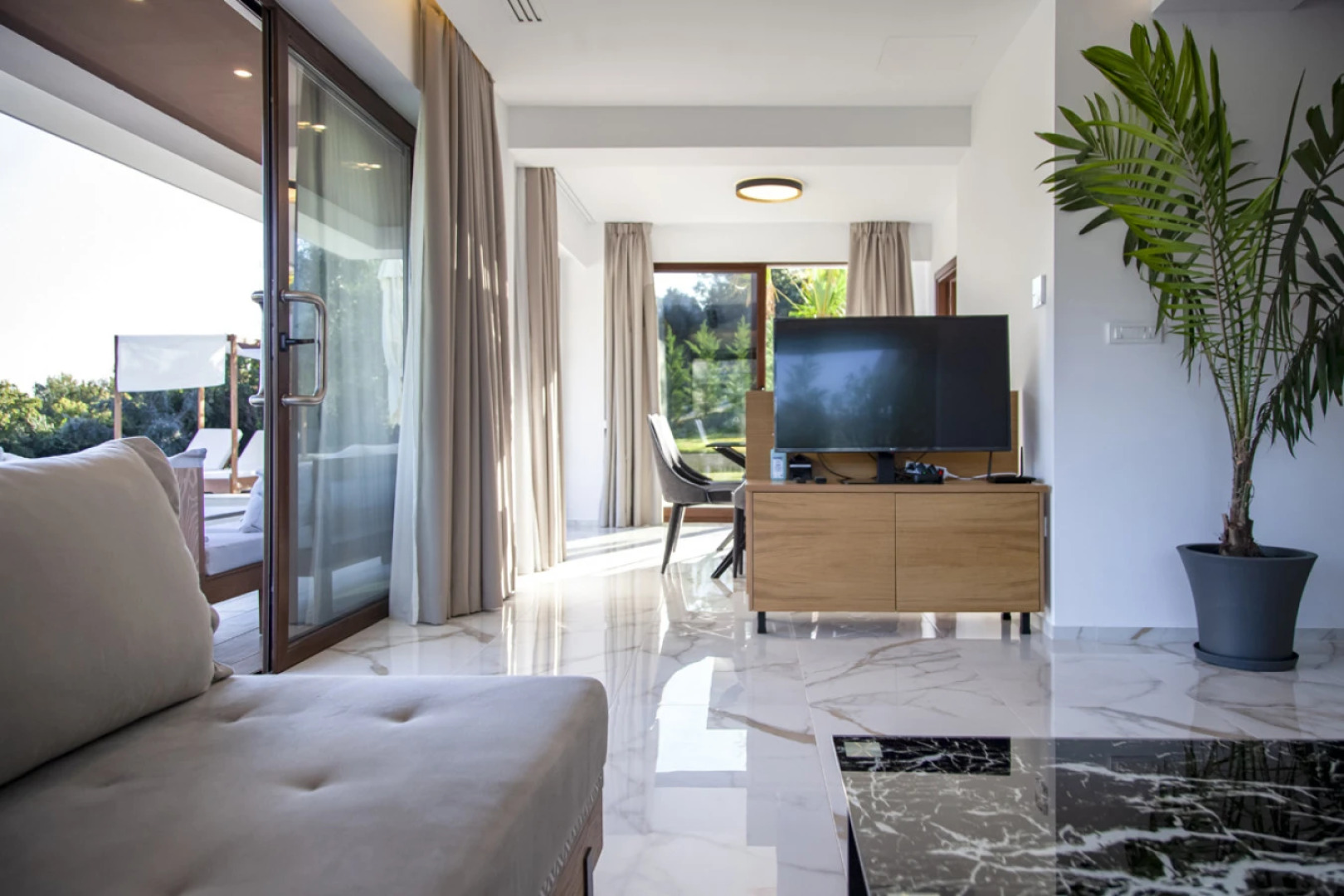 Zavia Alpha in Syvota