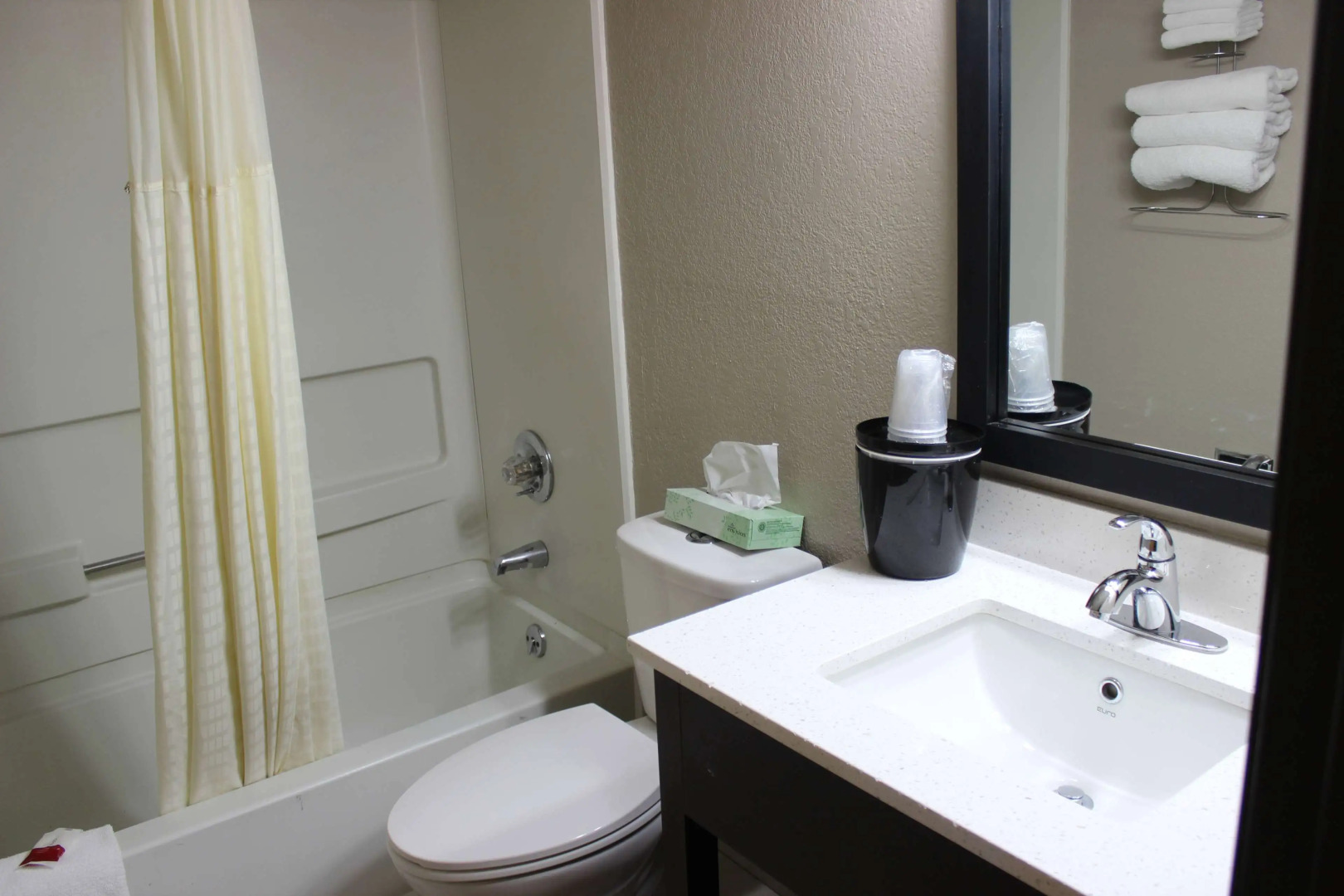 Super 8 by Wyndham Wyoming/Grand Rapids Area