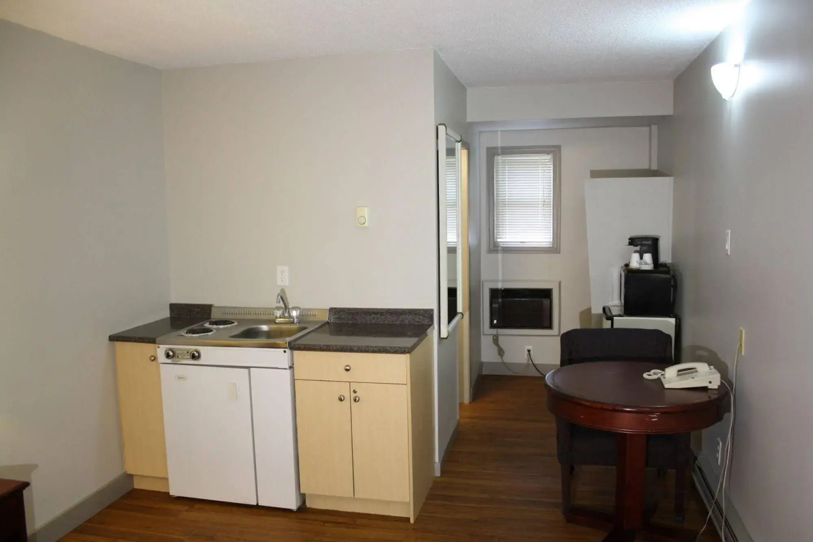 Columbia Motor Inn