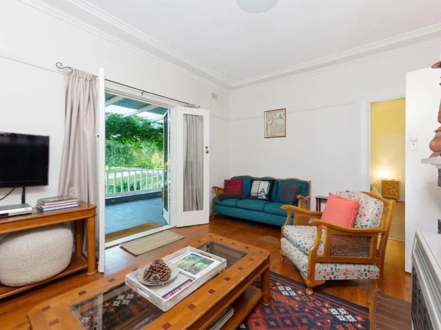 Redwood Cottage Burradoo getaway Southern Highlands 4pm Check Out Sunday