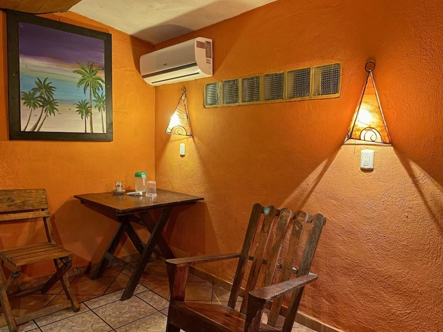 Johnny's Place Hotel