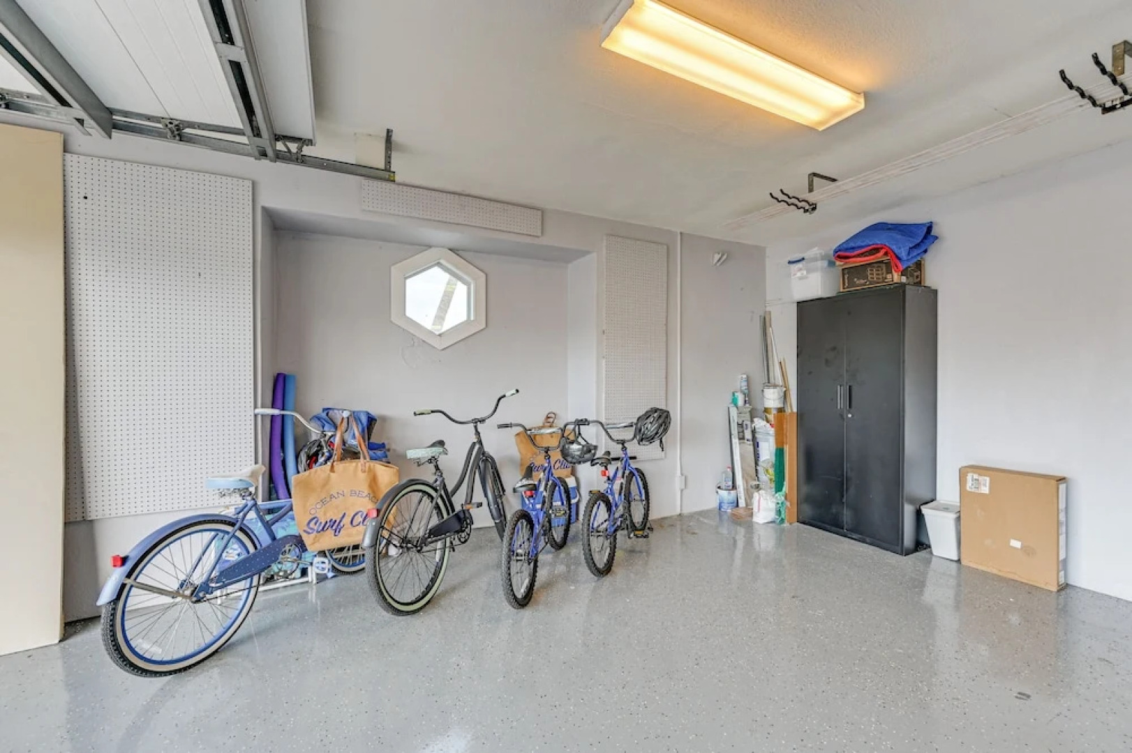 Upscale Naples Outdoor Getaway ~ 4 Miles to Beach