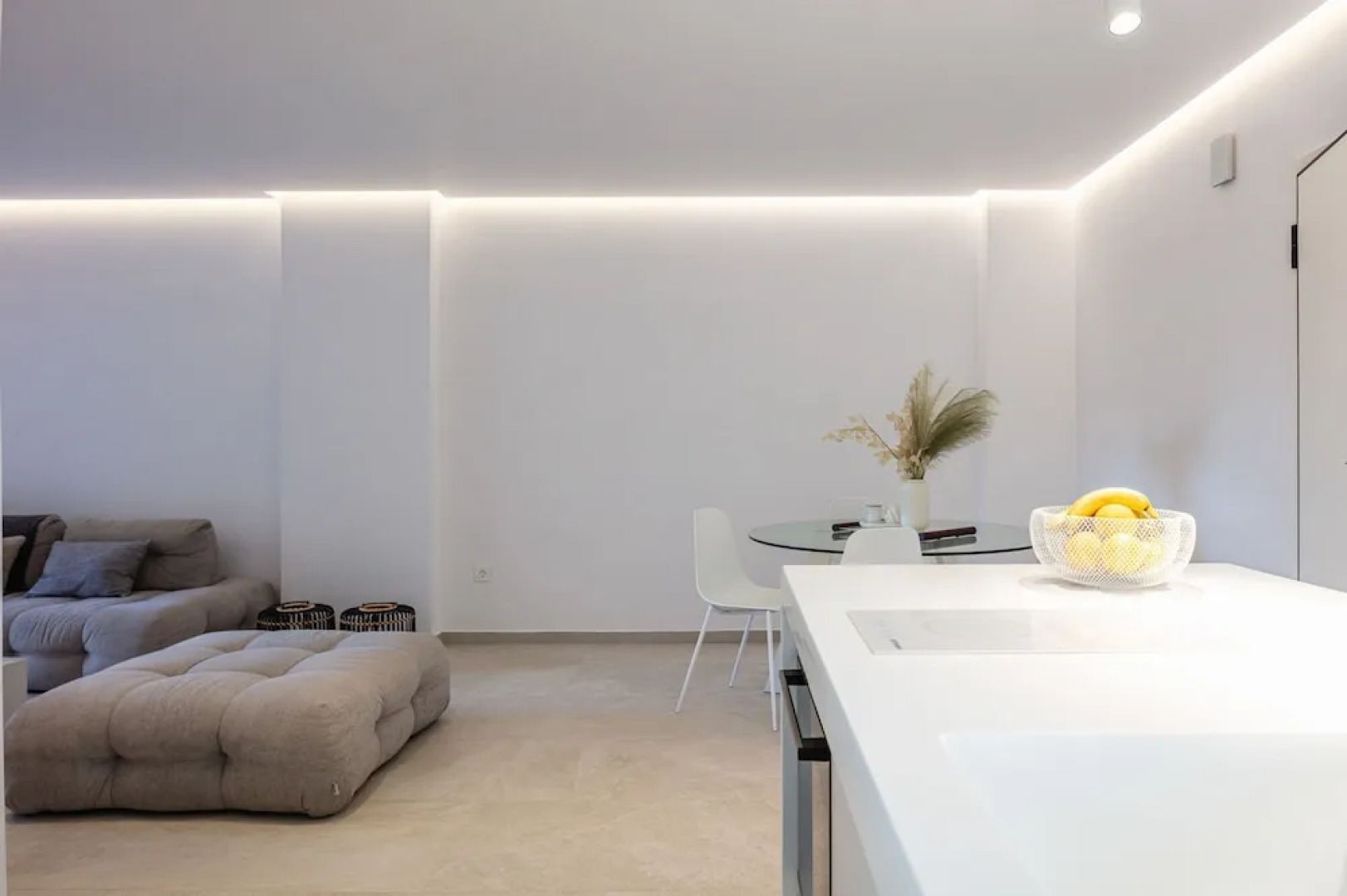 Akonizia Luxury House - With Private Swimming Pool