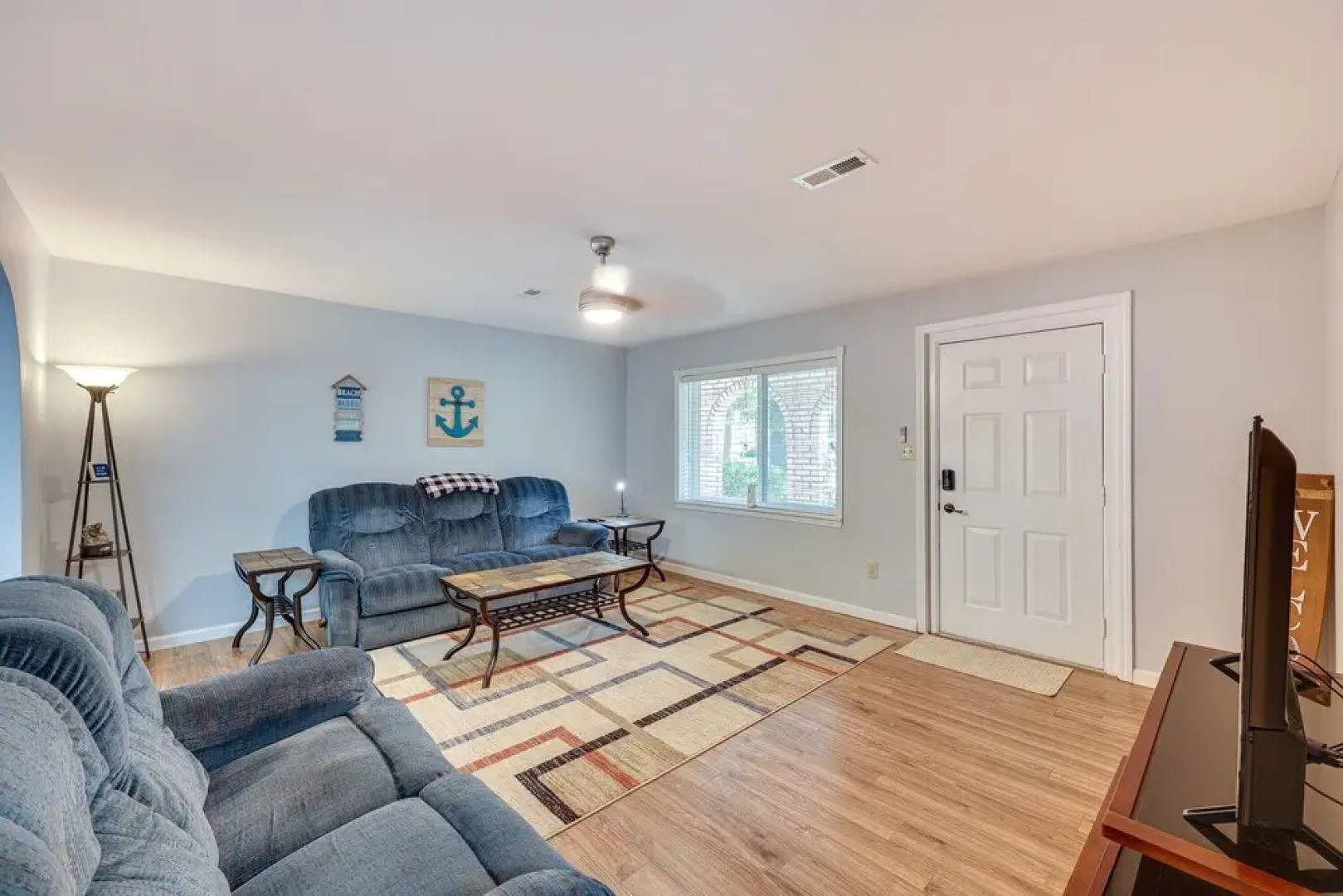 Pet-friendly Southport Home w/ Deck: 8 Mi to Beach