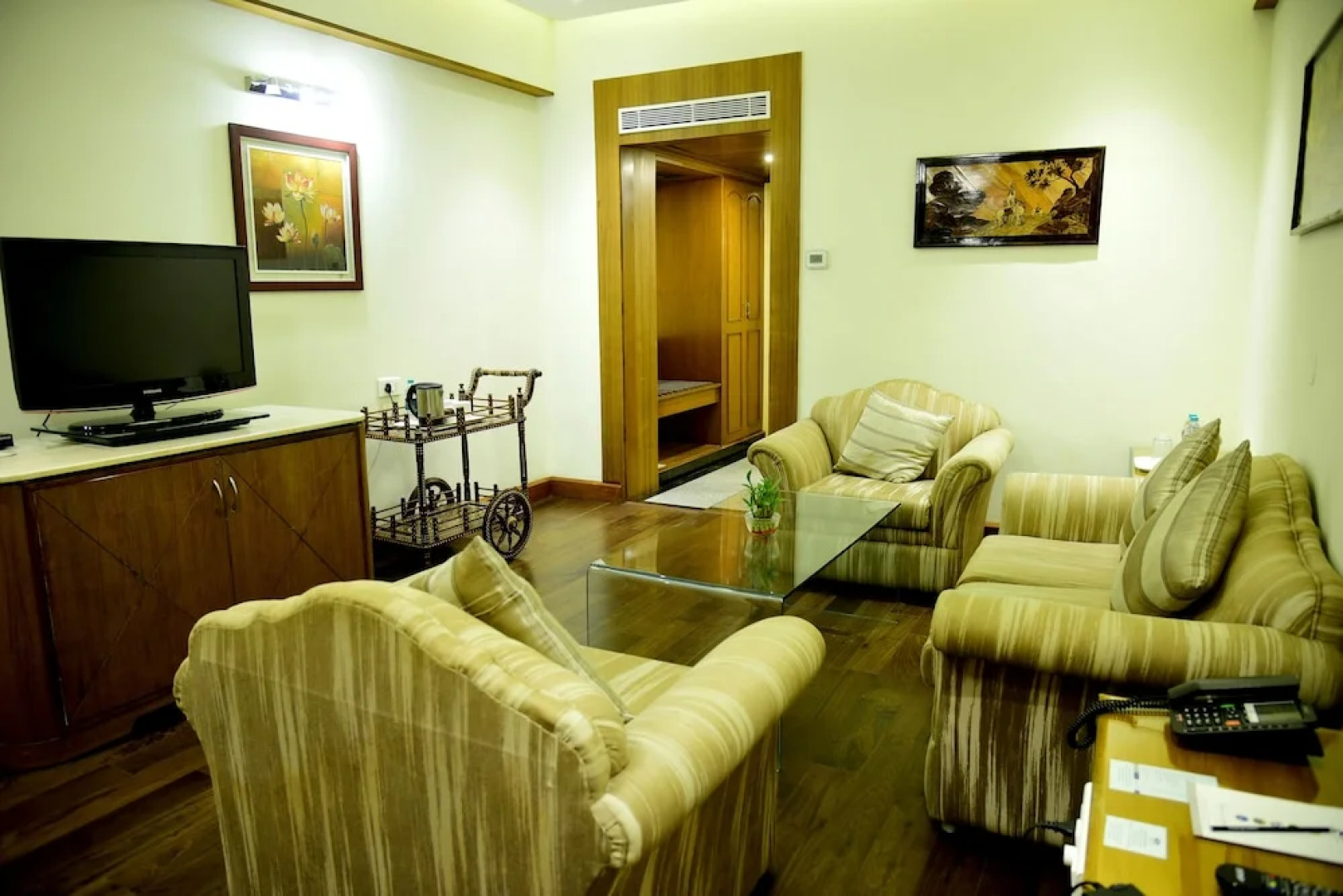 Sandesh The Prince - 4 Star Hotel
