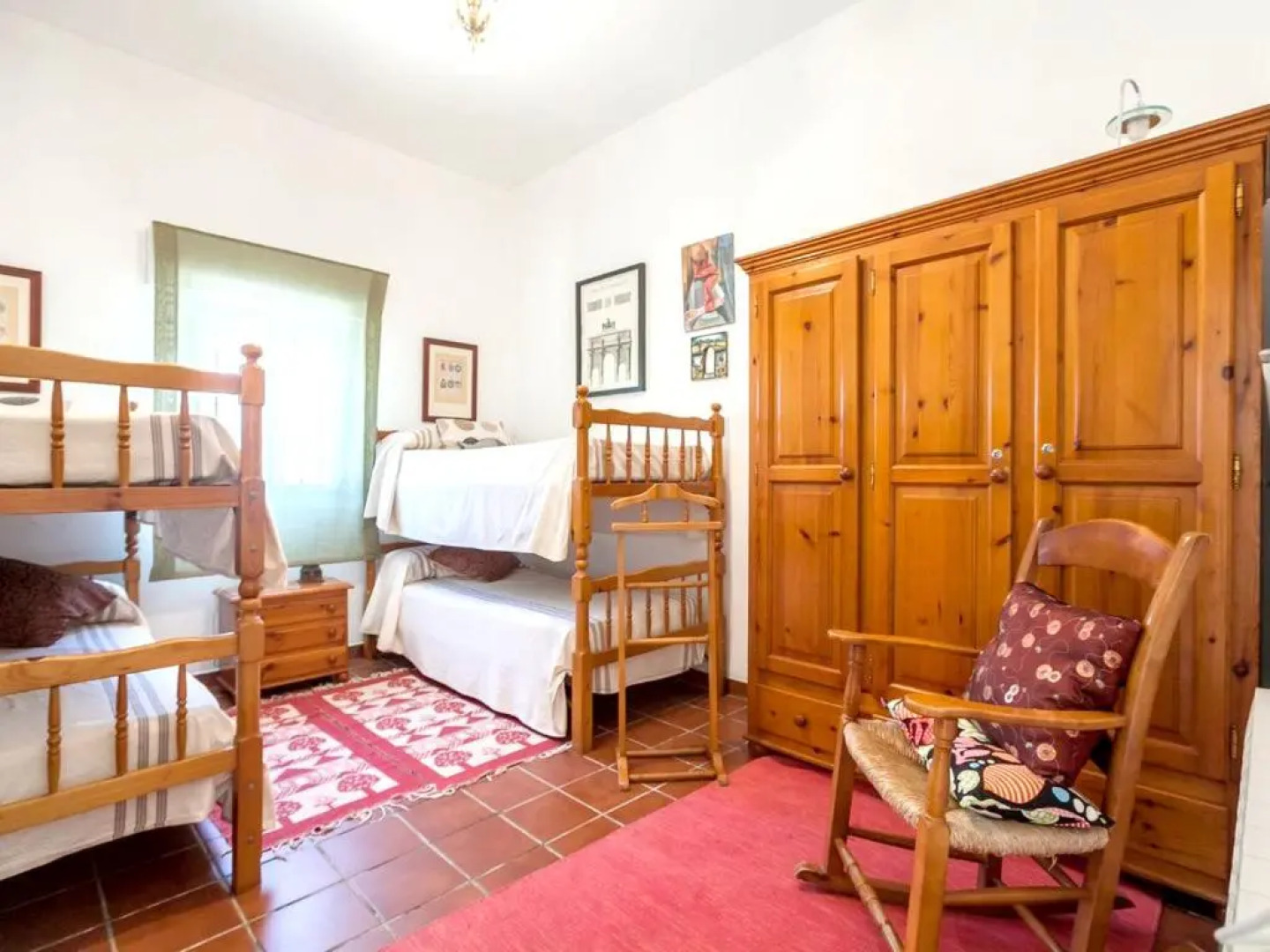 4 bedrooms villa with private pool enclosed garden and wifi at Los Palacios y Villafranca