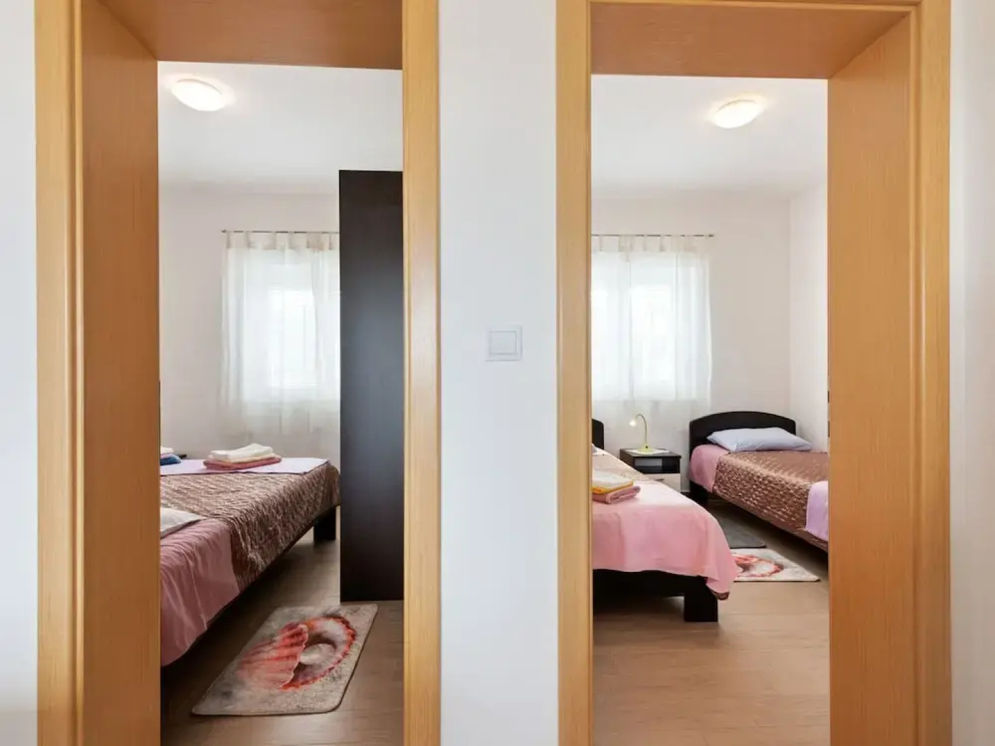 Simplistic Apartment in Neviđane near Sea